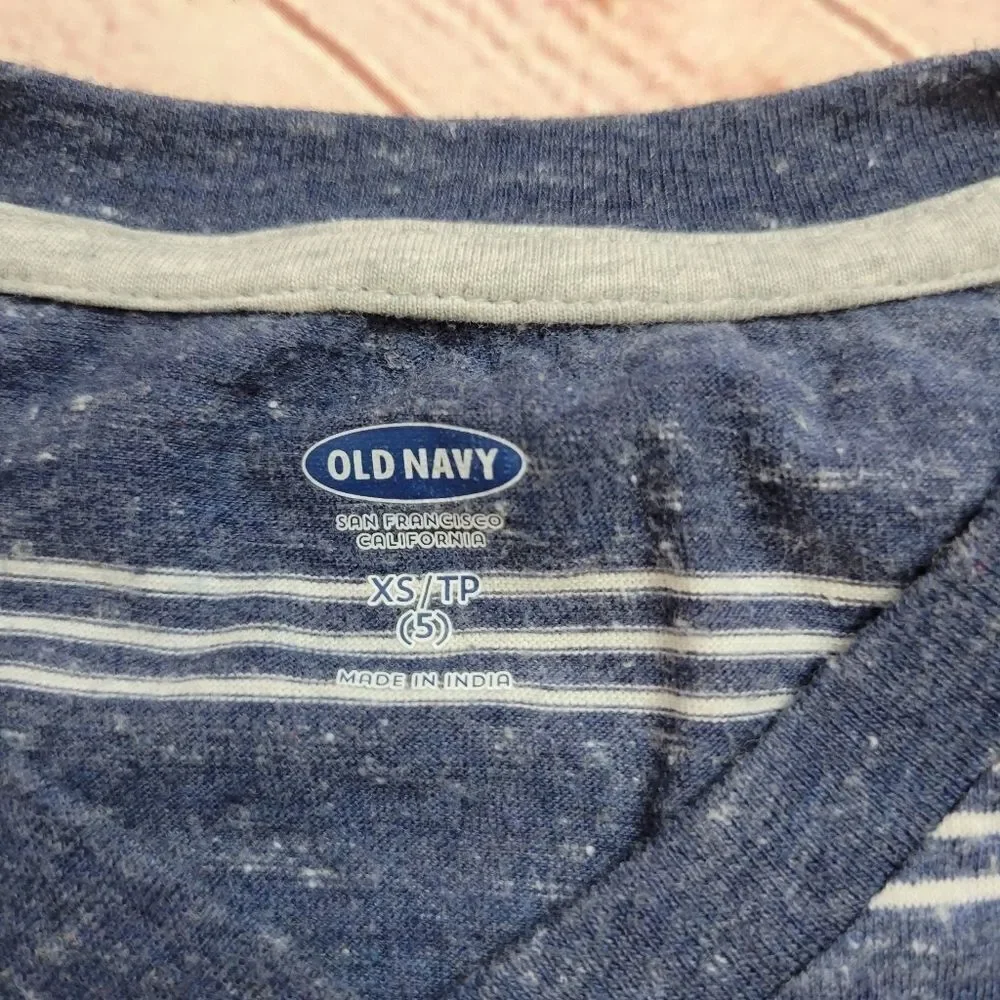 Old Navy stripped vneck shirt XS5